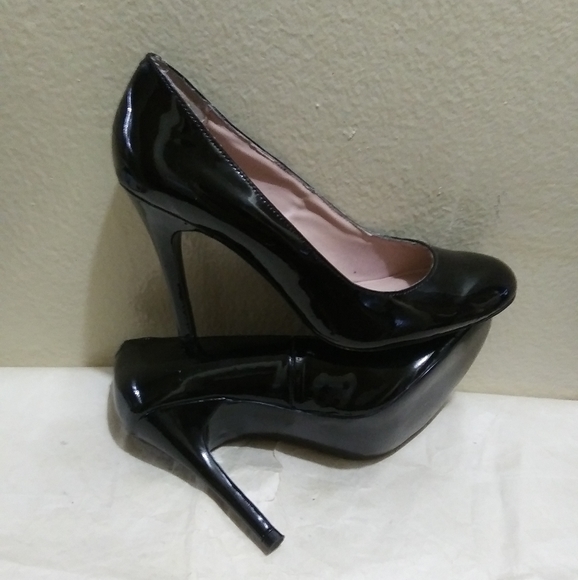 Shoemint "Rozemary" Heels - Picture 7 of 16